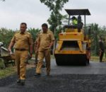 Bupati Lamsek Monitoring Pekerjaan Jalan Di Wilayah Lamsel