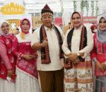 Ketua Dewan Kerajinan Nasional Daerah (Dekranasda) Kabupaten Lampung Selatan Hj. Winarni Nanang Ermanto menghadiri gelaran Pembukaan Lampung Craft tahun 2022