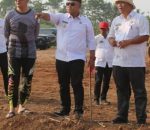 Bupati Lampung Selatan H. Nanang Ermanto bersama Kapolres Lampung Selatan AKBP Edwin meninjau langsung lokasi sirkuit Motorcroos