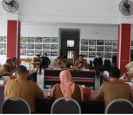 Bupati Lampung Selatan H. Nanang Ermanto pimpin langsung rapat Evaluasi dan Koordinasi dalam rangka memaksimalkan pengelolaan potensi pasar bersama UPTD Pasar se-Kabupaten Lampung Selatan.