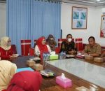 Duta Swasembada Gizi Kabupaten Lampung Selatan Hj. Winarni Nanang Ermanto menerima audiensi dengan Ketua dan Pengurus Ikatan Keluarga Wartawan Indonesia (IKWI) Provinsi Lampung